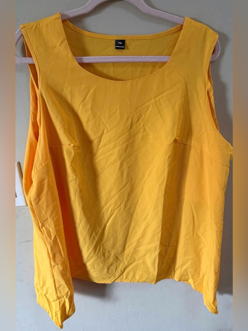 Scoop Neck Women's Tank Top - Yellow